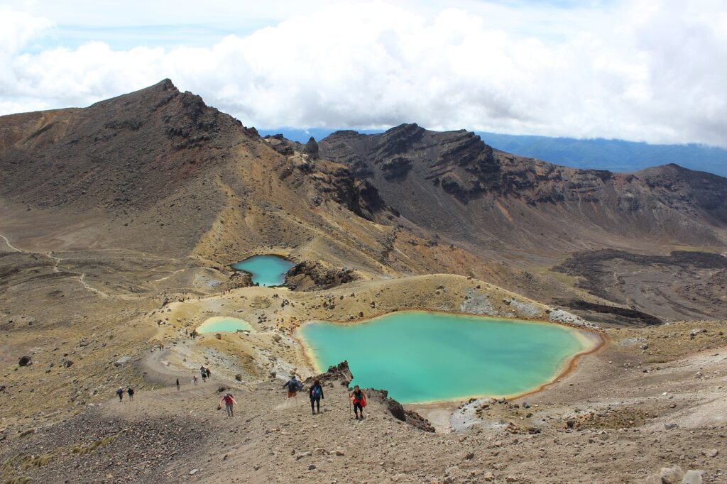 3. トンガリロ国立公園 (Tongariro National Park)