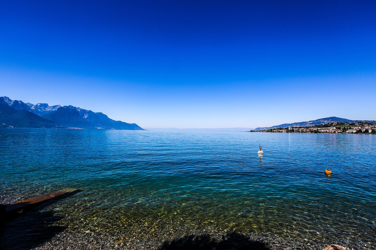1. レマン湖(Lake Geneva)