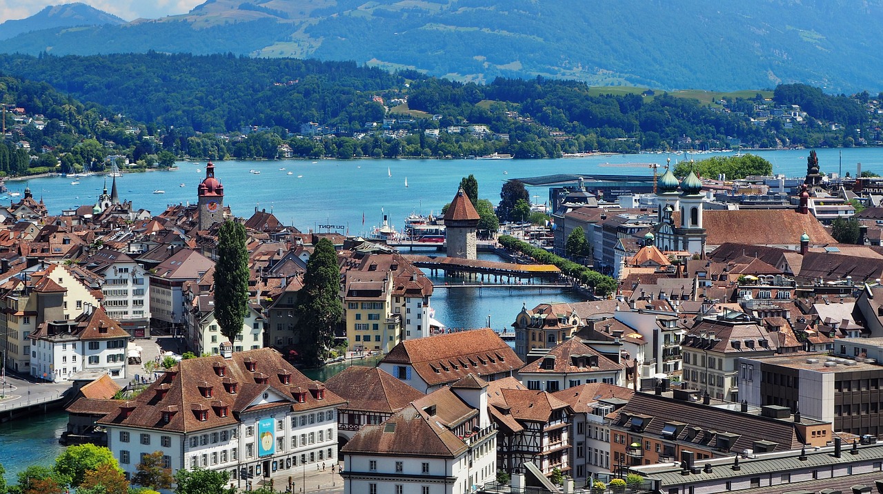 6. ルツェルン湖(Lake Lucerne)